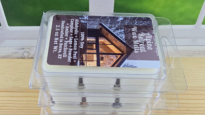 close up of clamshell alpine retreat wax melt label