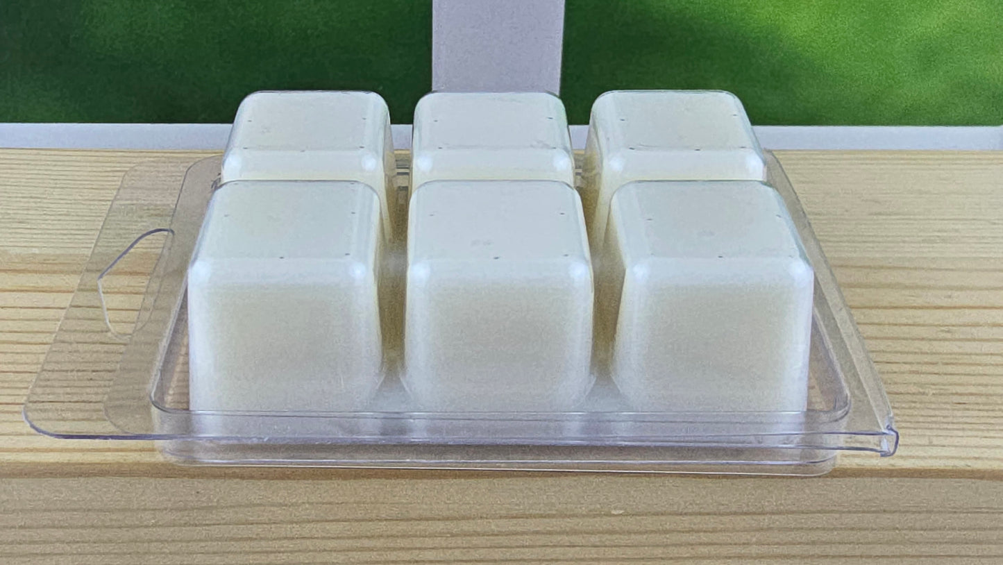 Bottom of clamshell wax melt