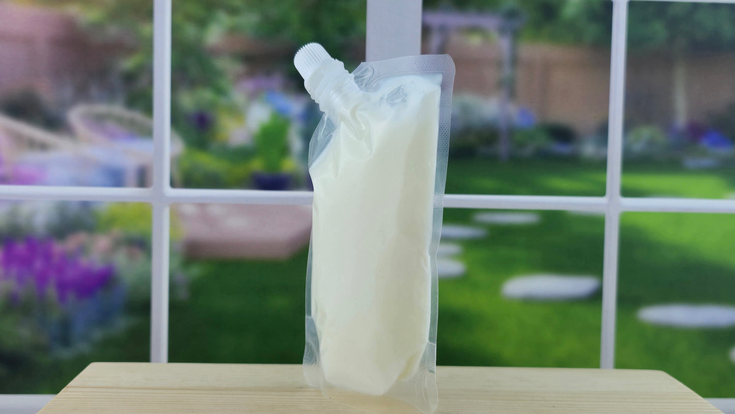 back view of Apple Cider Delight Squeezy Wax Melts pouch