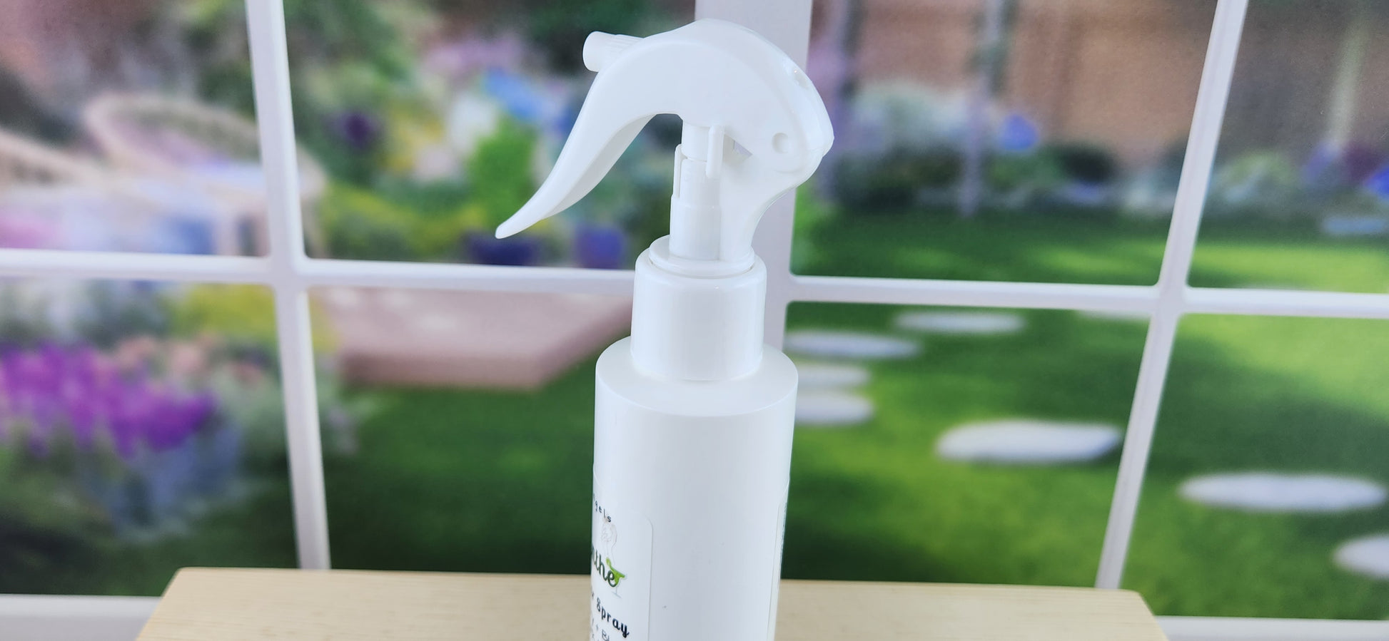 Berry Absinthe Odor Eliminating Spray up close of child lock