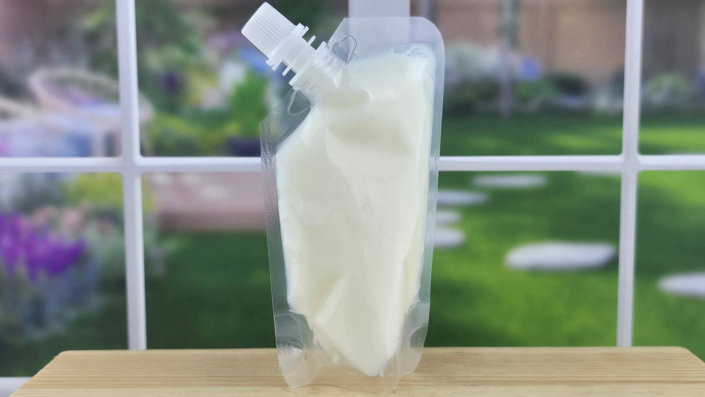 back of squeezable wax melt pouch
