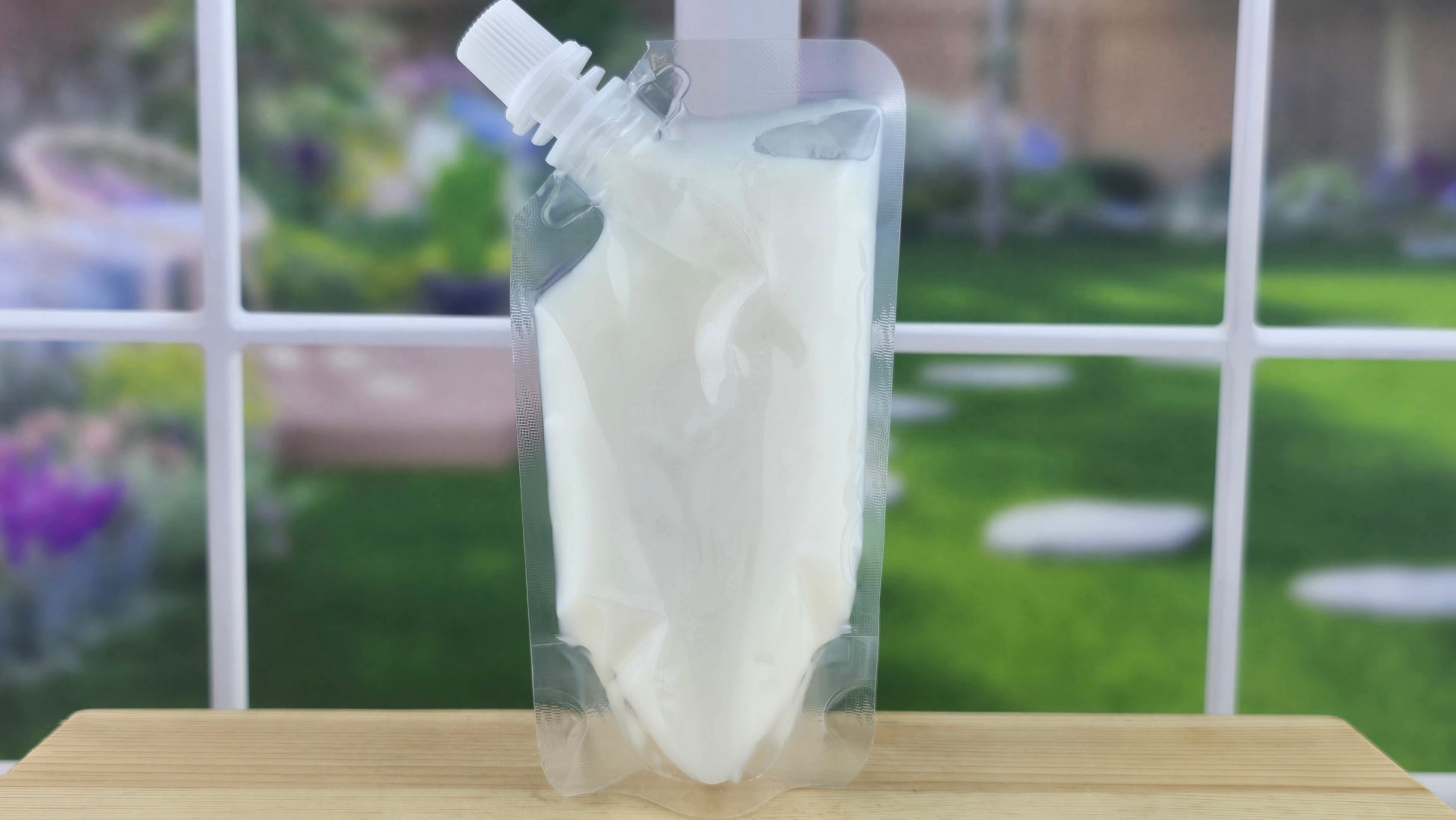 back of cedar squeezable wax melt