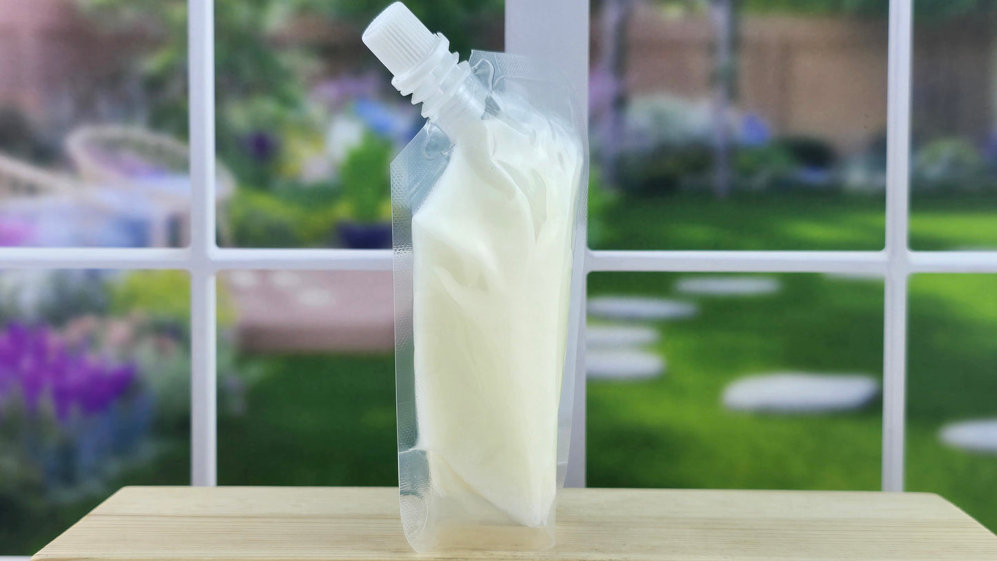 squeezable wax melt pouch back