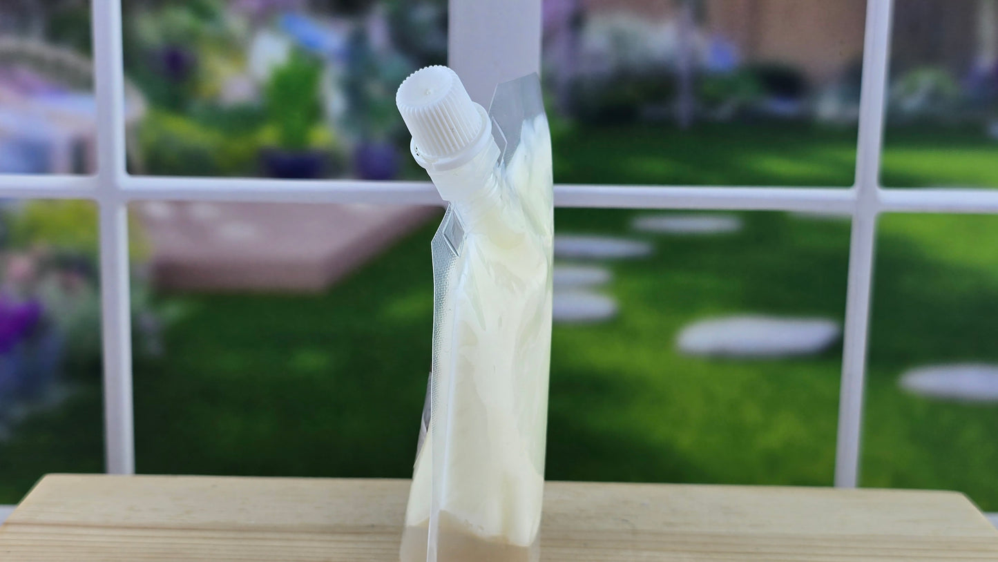squeezable wax melt pouch side view