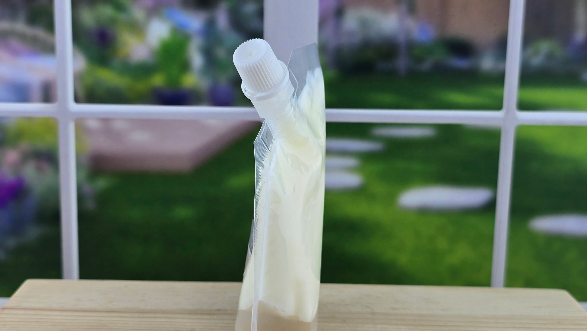 squeezable wax melt pouch side view
