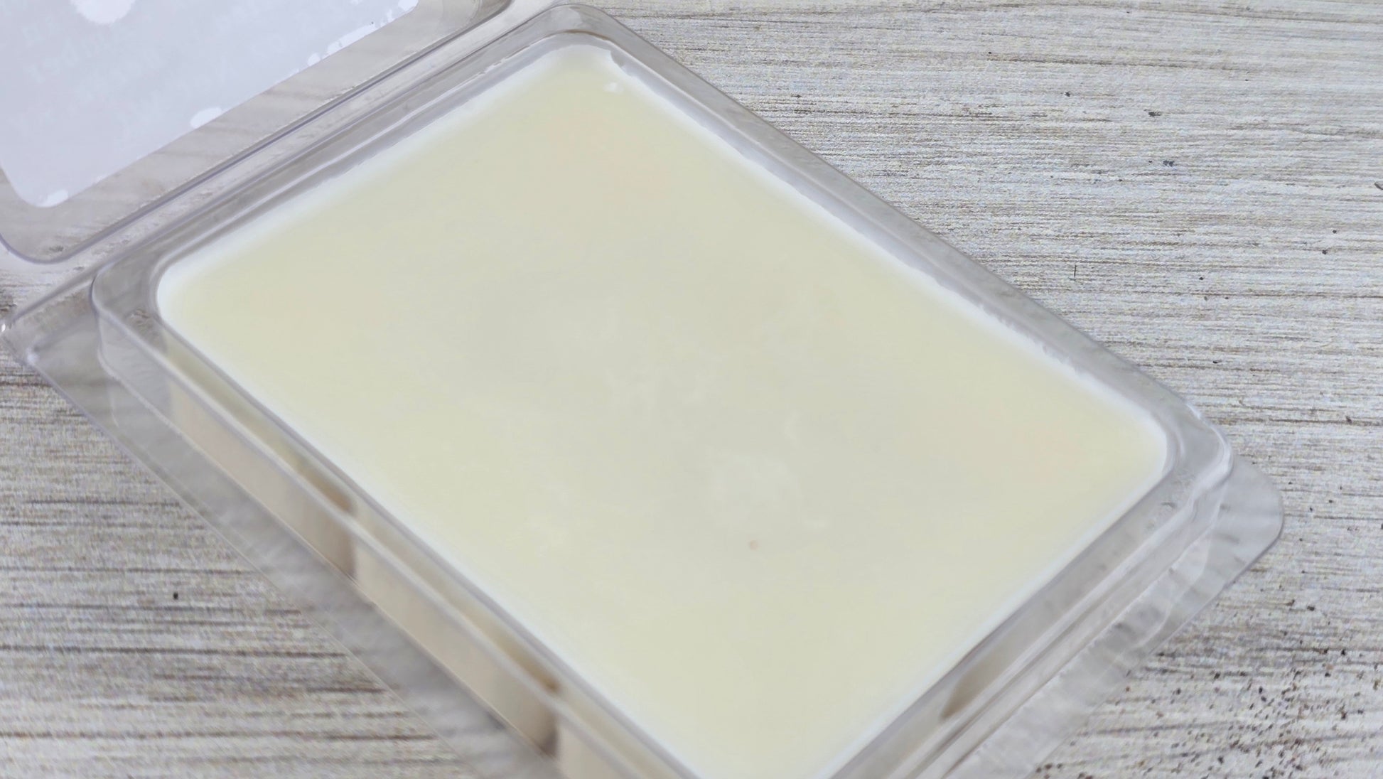 clamshell wax melt opened package