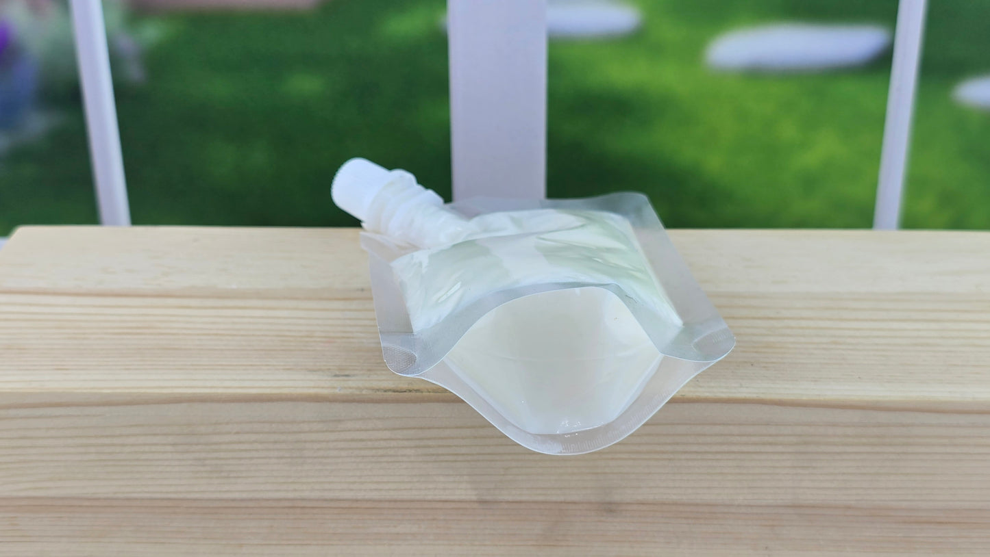 squeezable wax melt pouch laying down