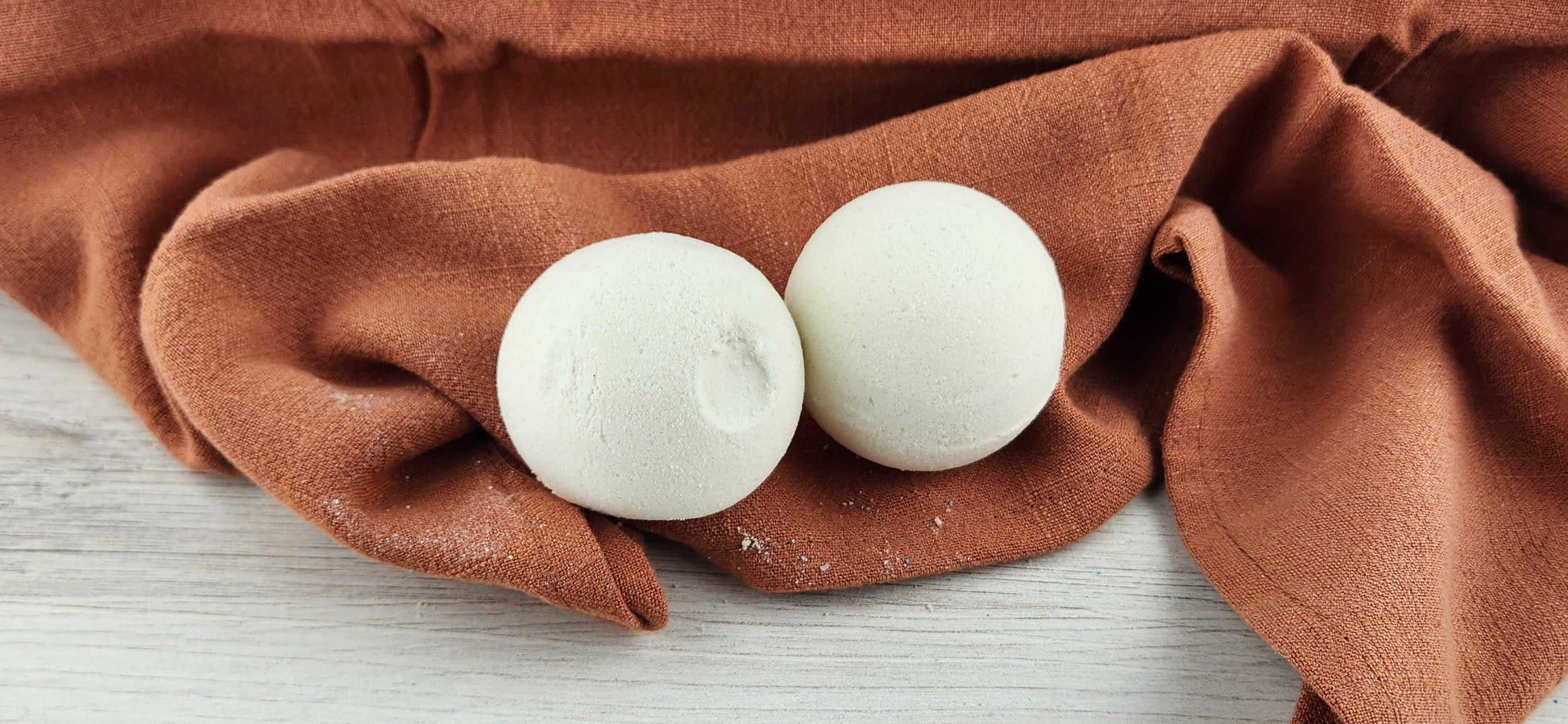 Oatmeal & Honey Bath Bomb The Scented Angels Bath Bombs