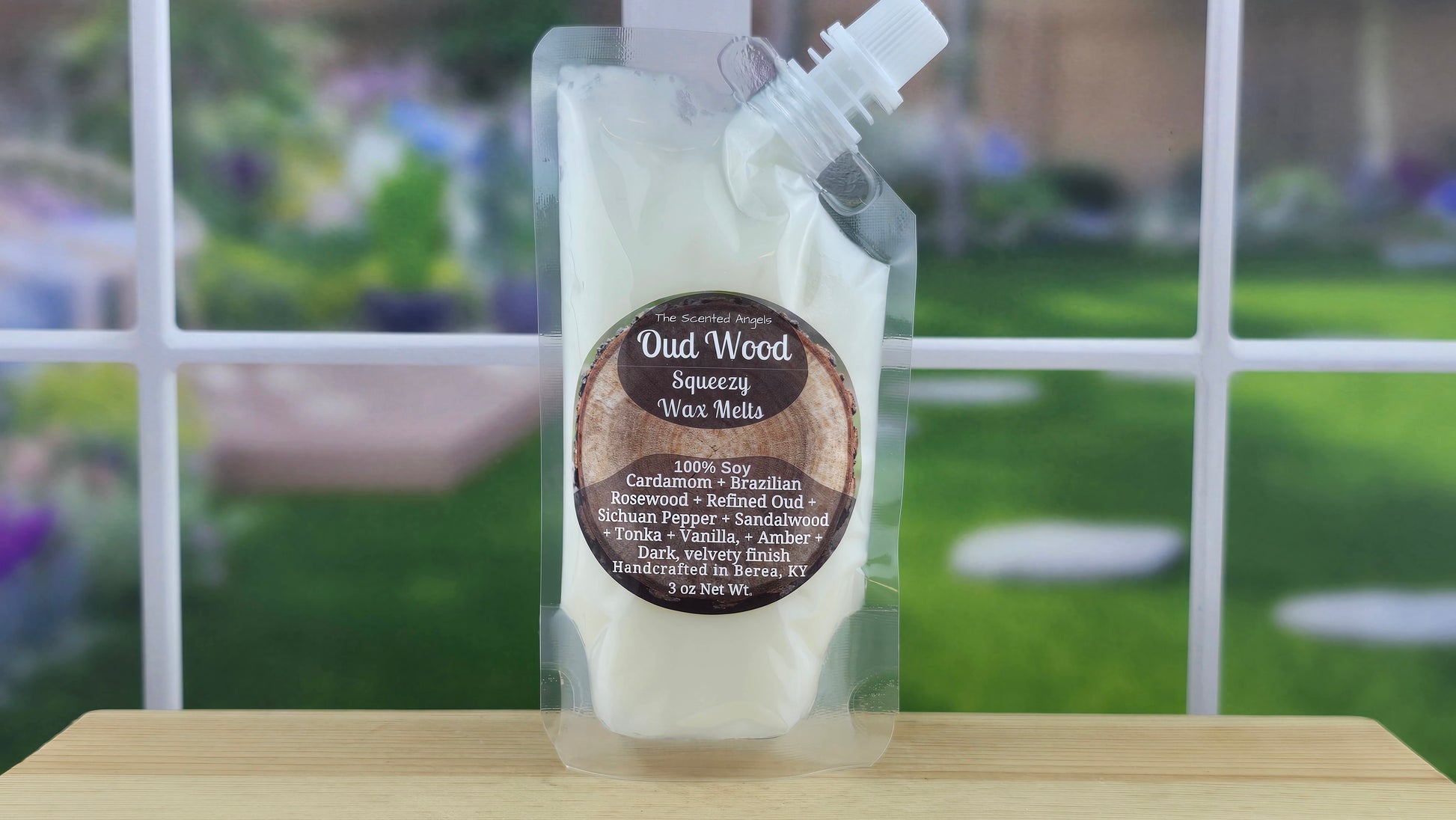 Oud Wood wax melts handmade by The Scented Angels – rich oud sandalwood fragrance