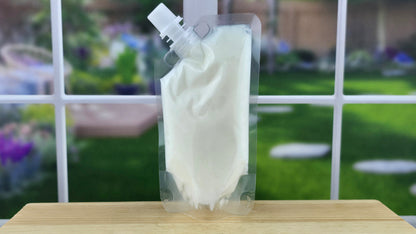 Rose wax melts handmade by The Scented Angels – classic blooming rose fragrance