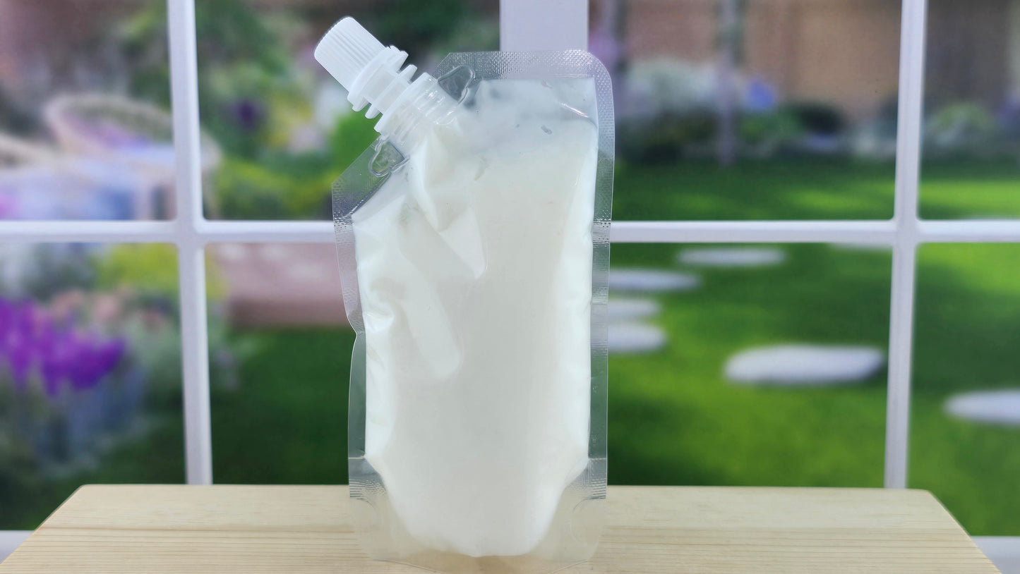 back of squeezable wax melt pouch