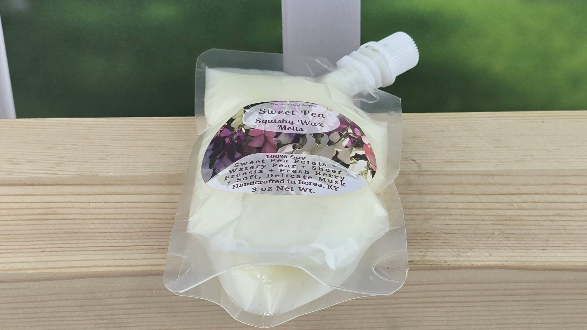 squeezable wax melt pouch laying down