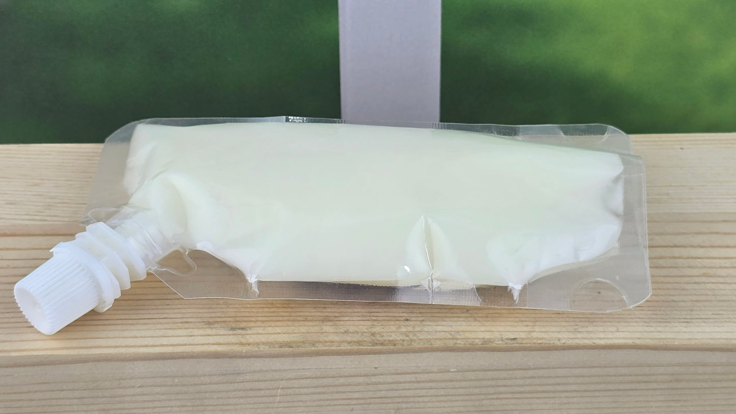 squeezable wax melt pouch back