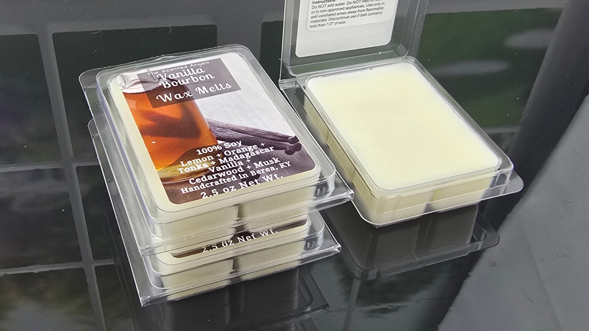 Vanilla Bourbon wax melts handmade by The Scented Angels – rich vanilla tonka fragrance