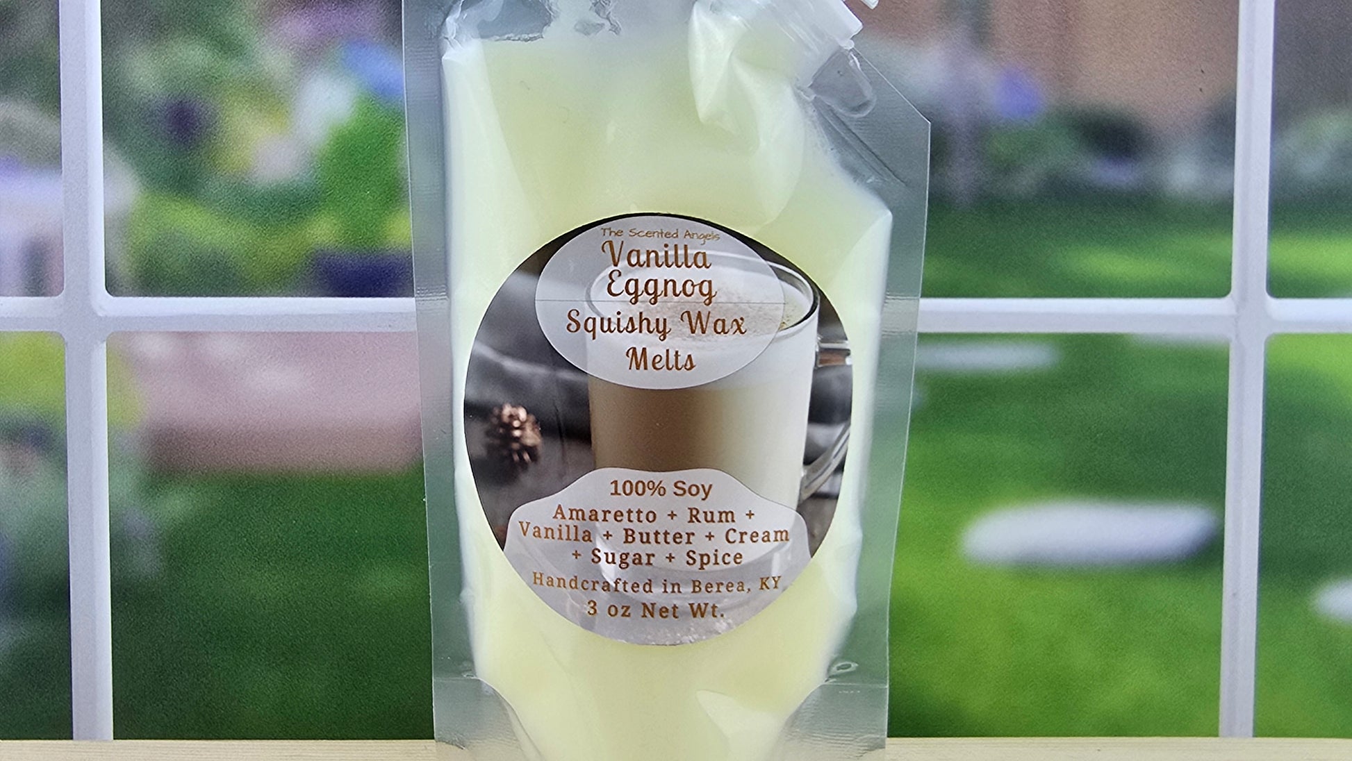 close up of squeezable wax melt pouch