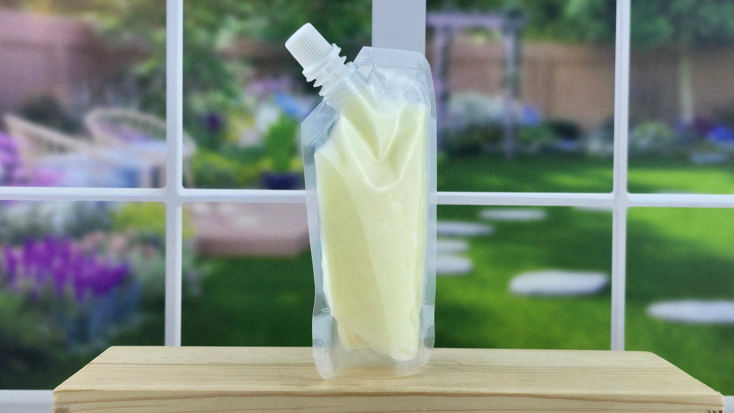 side view of squeezable wax melt pouch