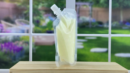 side view of squeezable wax melt pouch