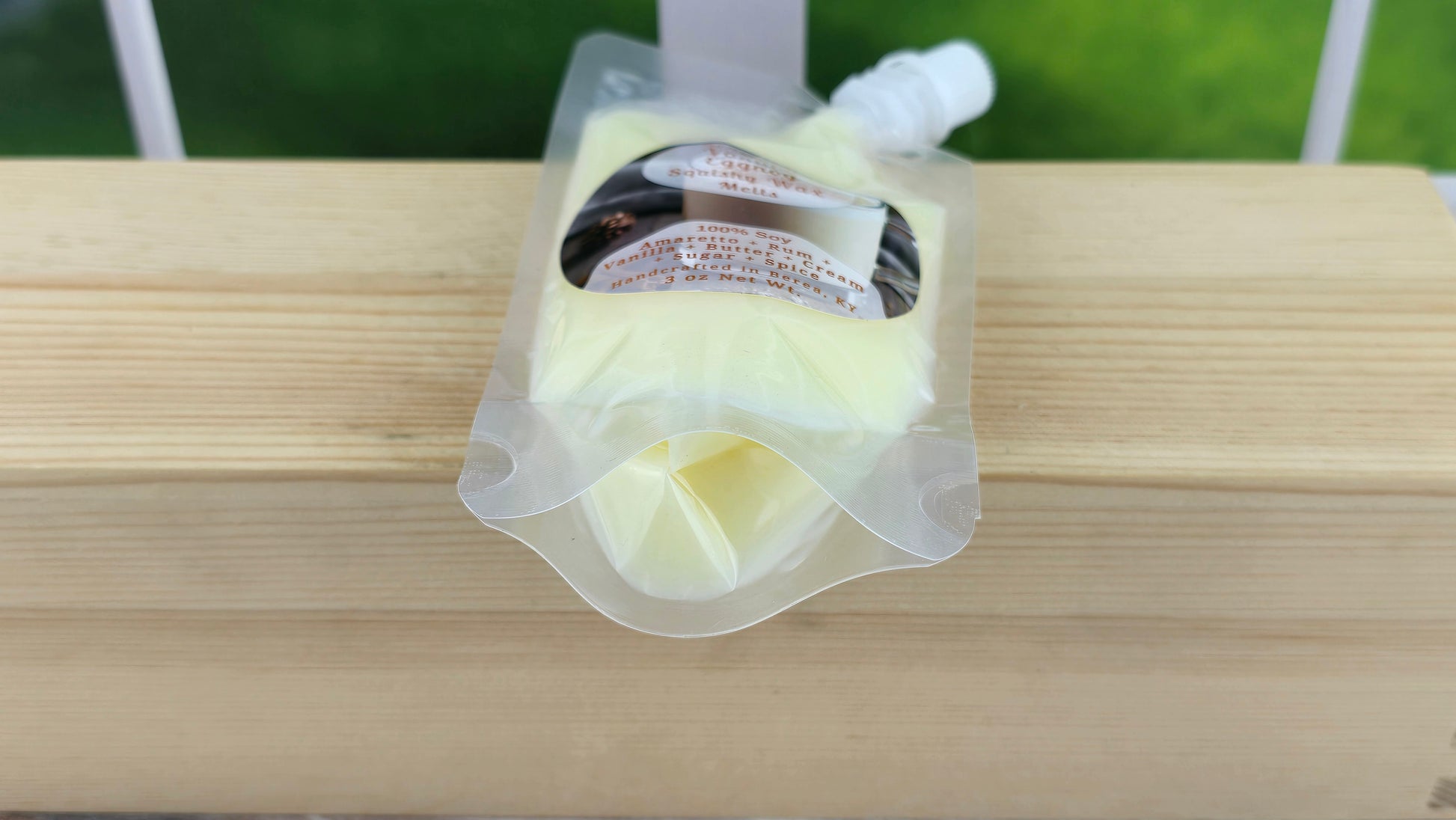 squeezy wax melt pouch laying down