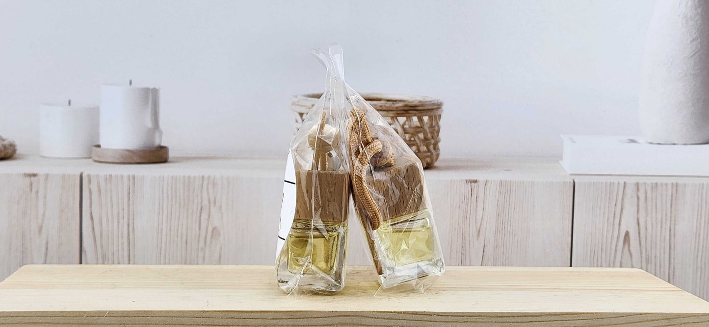 Very Vanilla Scented Reed Diffuser - Comes with 6 reeds - Modern Glass Bottle - Home Decor & Fragrance The Scented Angels Reed Diffuser