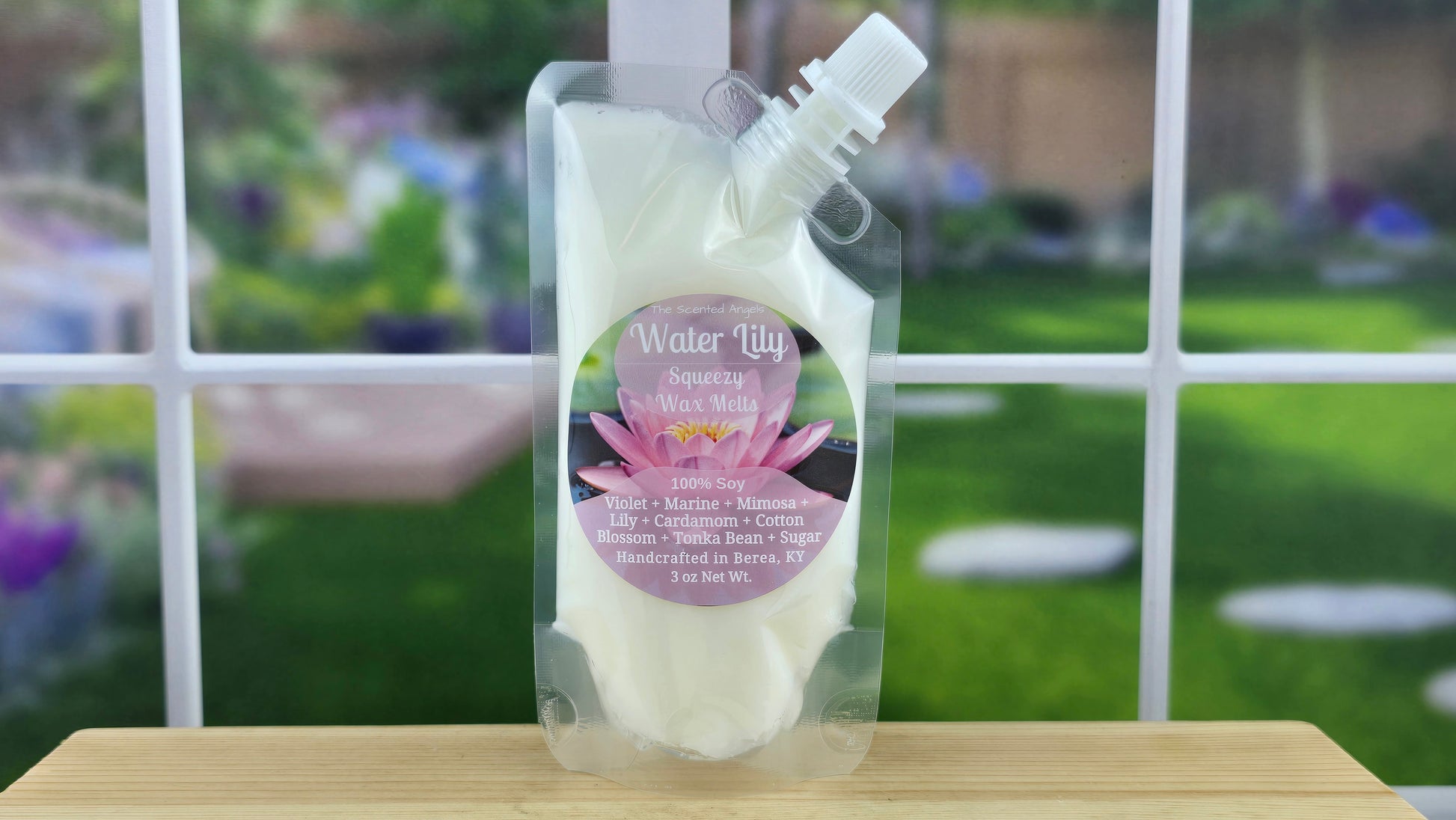 Water Lily wax melts handmade by The Scented Angels – fresh floral water lily fragrance