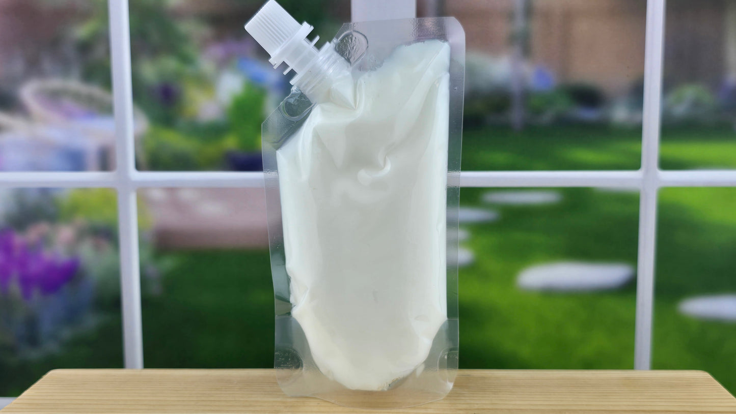 White Oak and Cedar wax melts handmade by The Scented Angels – cedarwood and sandalwood fragrance
